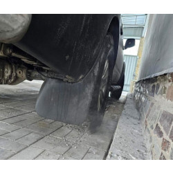 Купити Задні бризковики (2 шт.) для Nissan Navara 2006-2015 рр