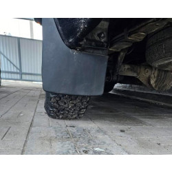 Купити Задні бризковики (2 шт.) для Nissan Navara 2006-2015 рр