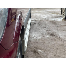 Купити Бокові пороги DOT-Line (2 шт., Алюм.) Середня база для Volkswagen Crafter 2006-2016 рр