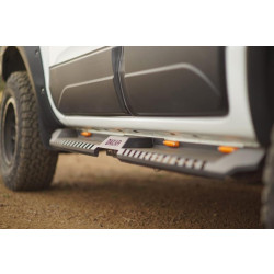 Купить Боковые пороги Dakar Чёрные V2 с подсветкой (2 шт, металл) для Toyota Hilux 2006-2015 гг