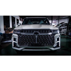 Купити Комплект обвісів VIP для Toyota Land Cruiser 300