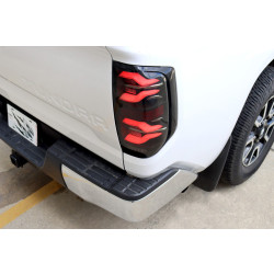 Купити Задні фари Toyota Tundra 2014-2021 LED LUXX серія чорні AlphaRex RTL-TUN14-SA-YW-BS
