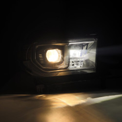 Купити Передні фари Toyota Tundra 2007-2013 LED LUXX серія чорні AlphaRex AHL-TUN07-G2-PL-SA-B