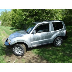 Купить Защитные пороги для Mitsubishi Pajero III 99-06 короткая база F4X4