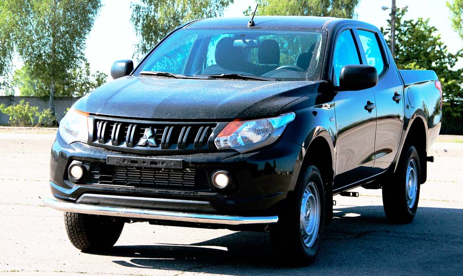 Mitsubishi L200 с установленным кенгурятником купить в Украине по хорошей цене