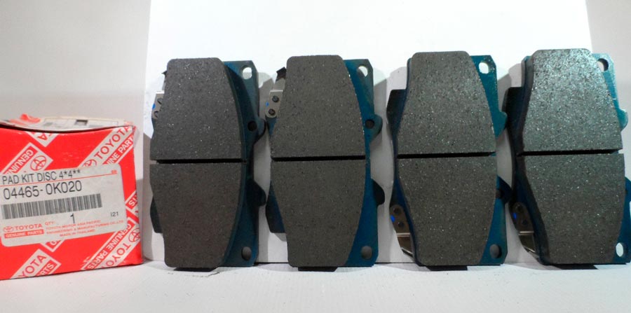 Комплект оригінальних передніх гальмівних колодок для Toyota Hilux Gun1 купити в Україні ціна