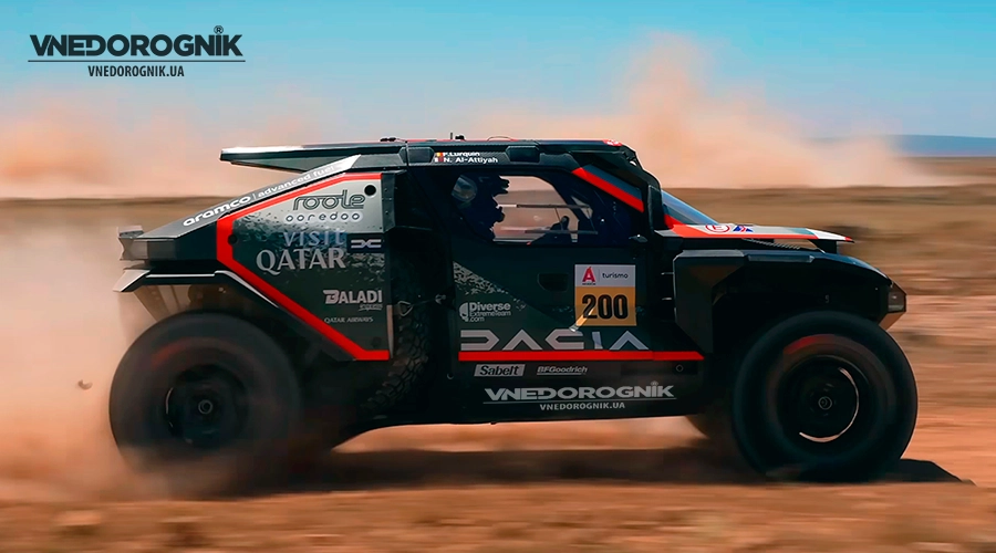 Головний суперник переможця, Нассер Аль-Аттія, на прототипі Dacia Sandrider T1+ під час гонки Баха Іспанії 2025