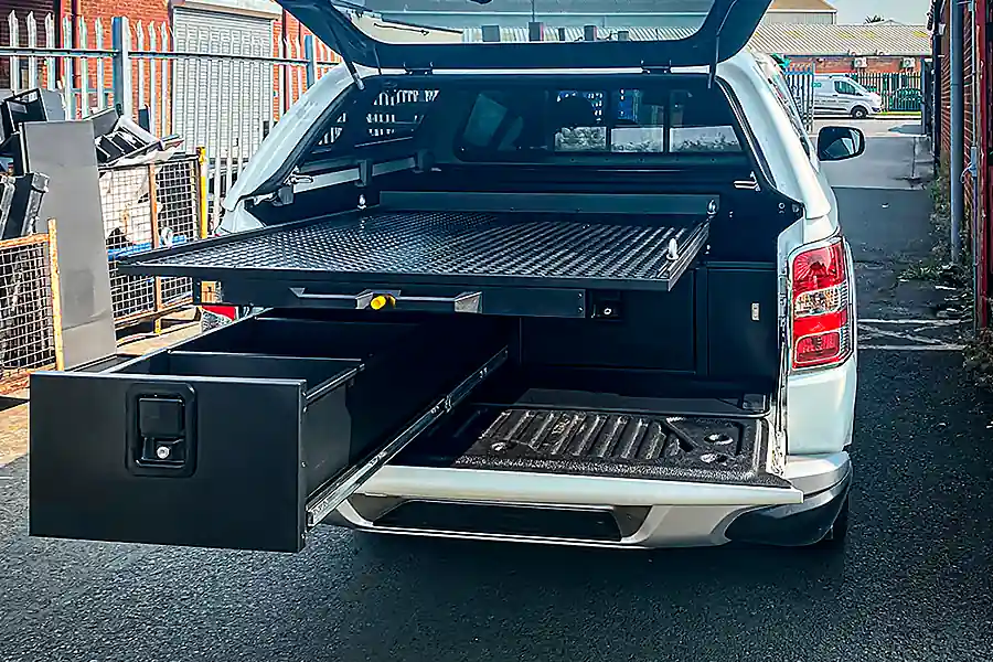 Ensure perfect order in your cargo area. Practical modules for convenient organization of your belongings in your Mitsubishi.