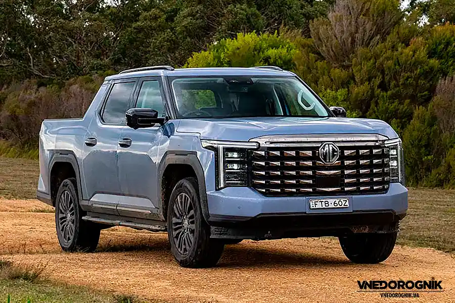 Новий рамний пікап MG U9 2025 року. Офіційне фото пікапа MG U9, що демонструє сучасний дизайн та потужний передній бампер.