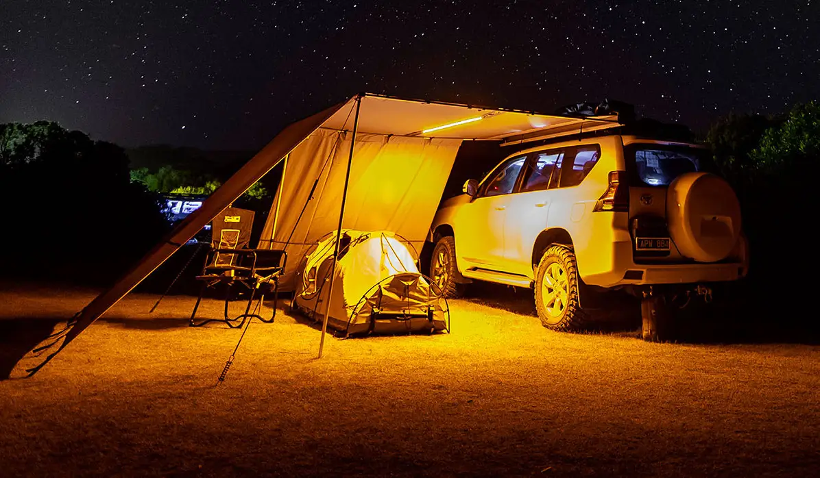 світло біля авто Свет фонаря у автомобиля