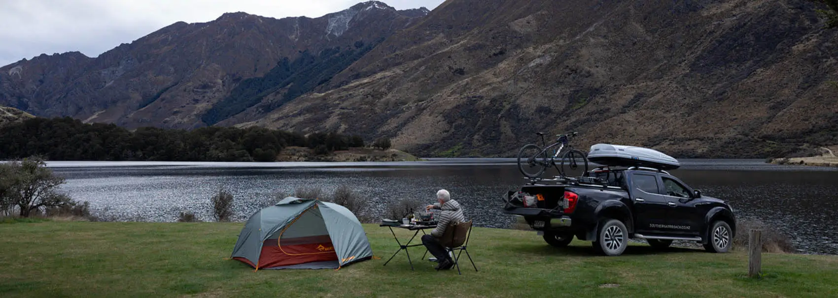 автокепмінг біля озера Автокемпинг возле озера